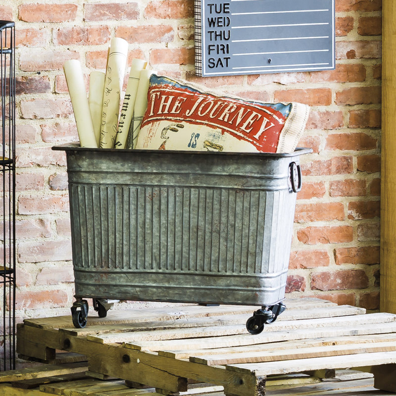 Laurel Foundry Modern Farmhouse Keira Large Galvanized Metal Tub on